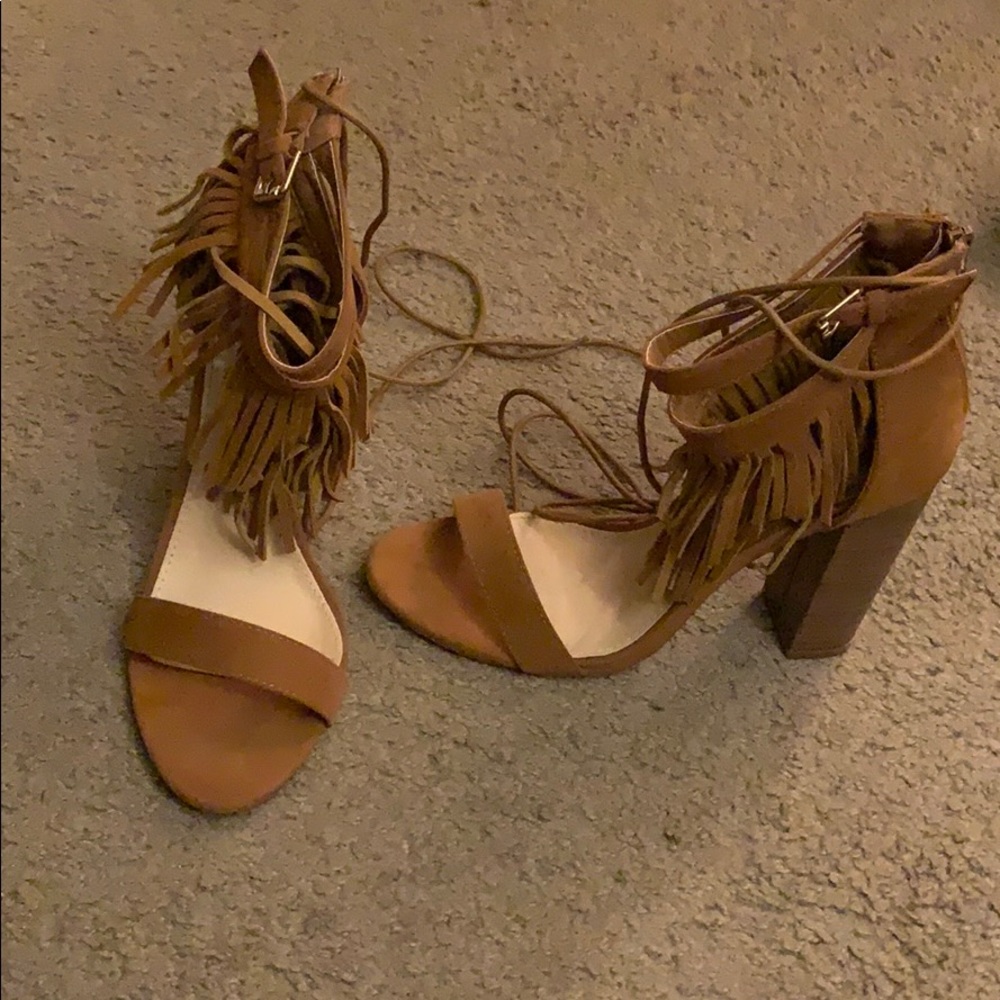 Camel colored suede fringe lace up open toe heels (size 9)